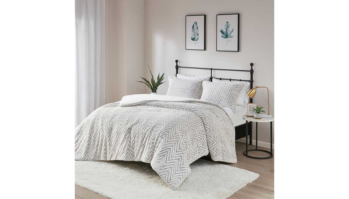 Adelyn Comforter Set