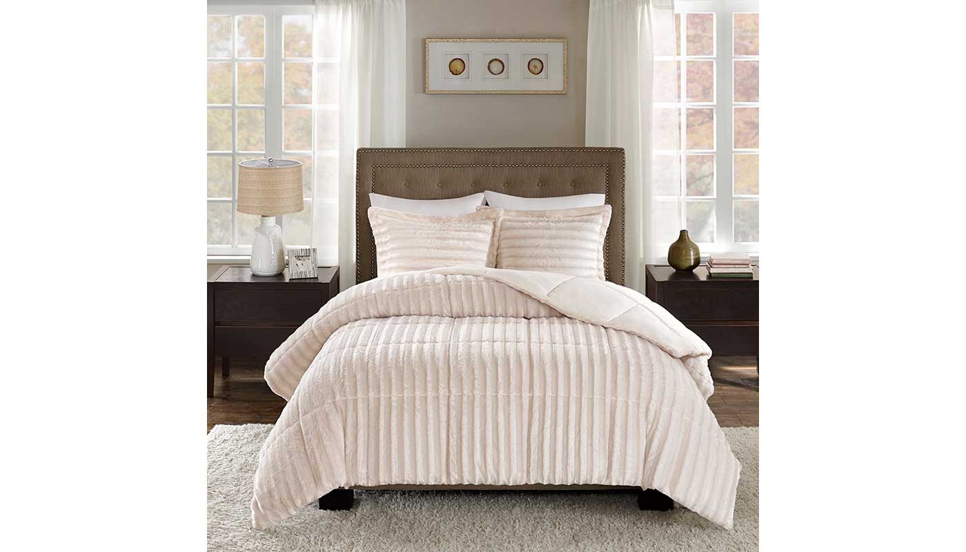 Duke Faux Fur Comforter Set
