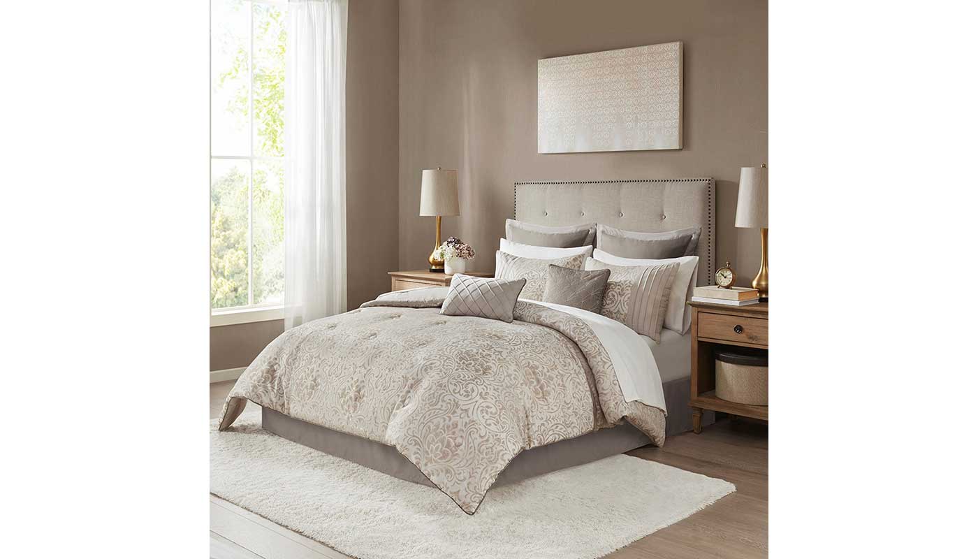 Emilia Comforter Set