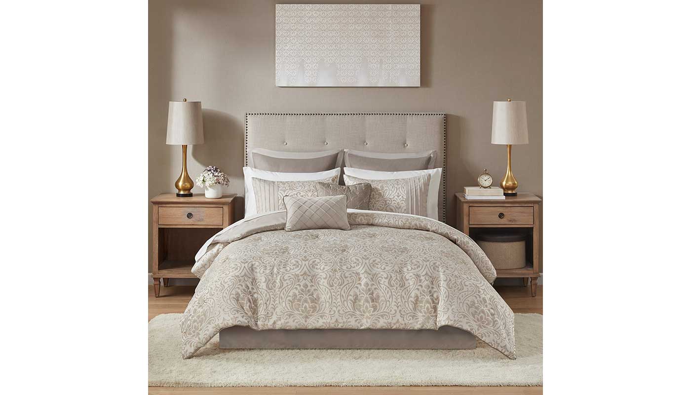 Emilia Comforter Set