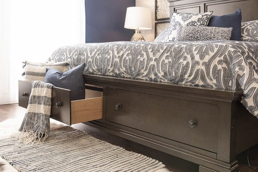 Essentials for the Perfect Guest Bedroom