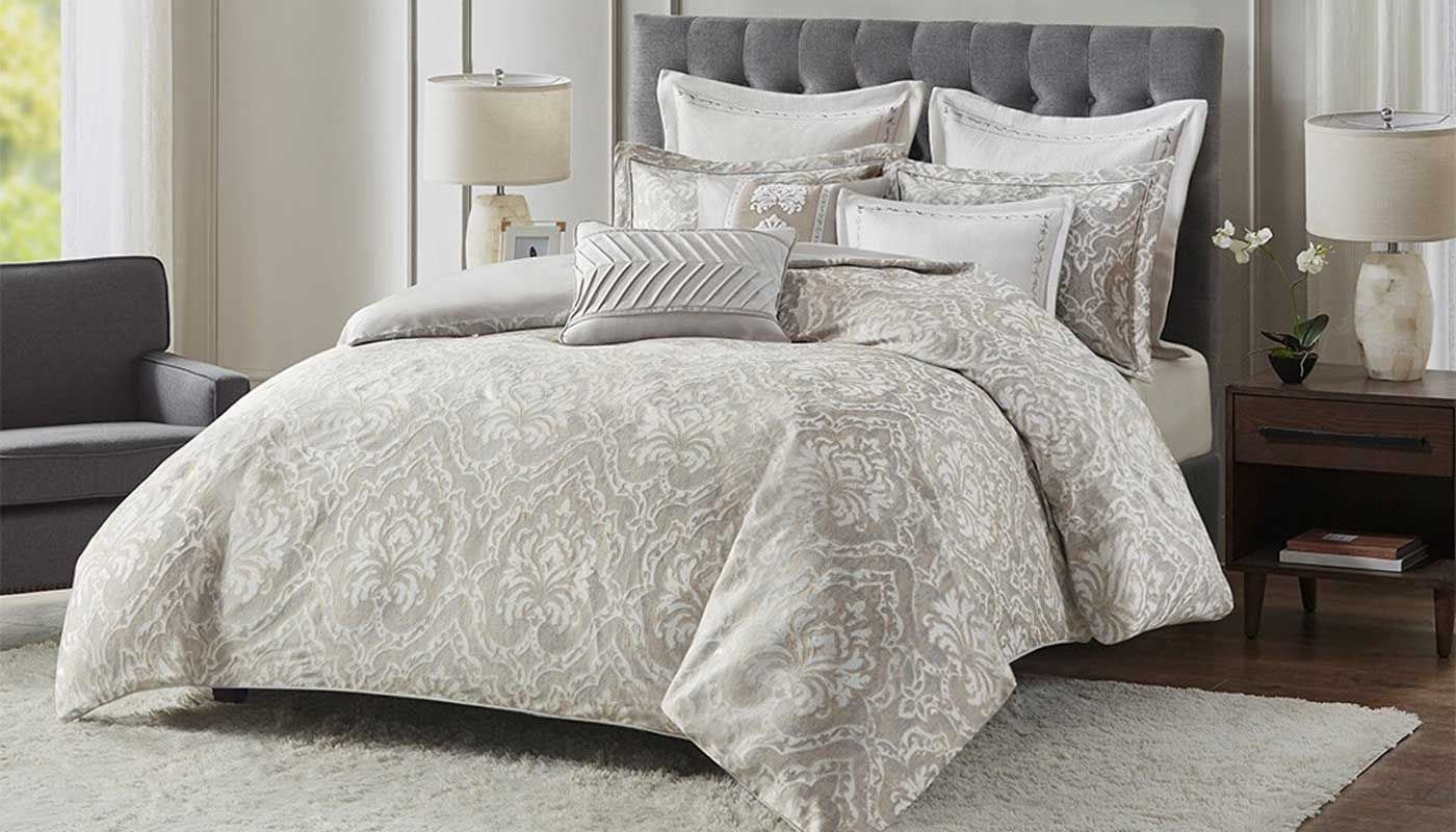 Manor Comforter Set