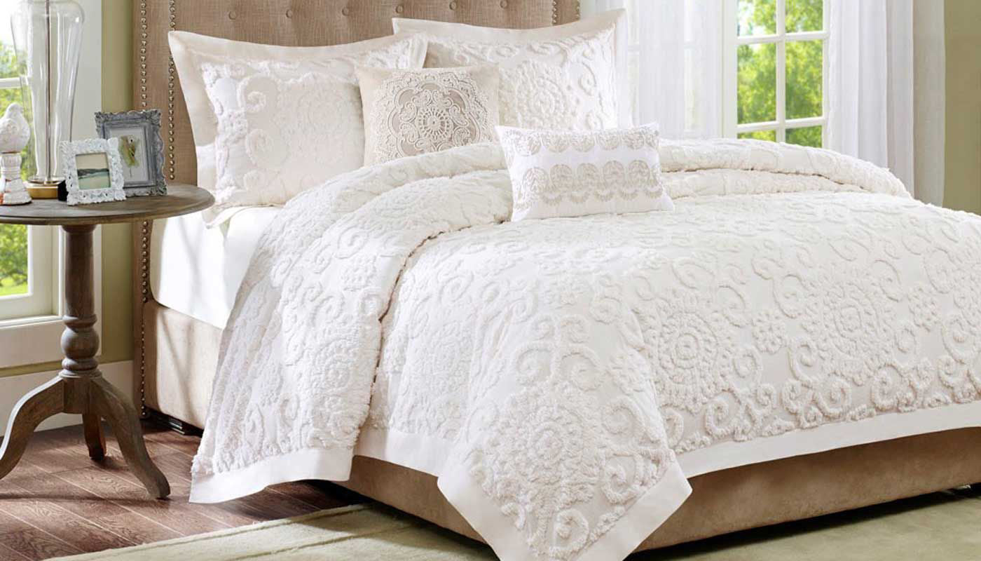 Suzanna Comforter Set
