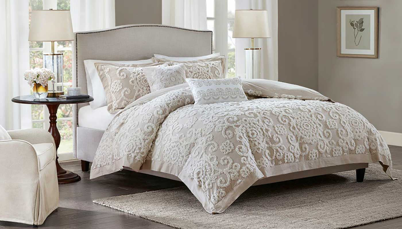 Suzanna Comforter Set