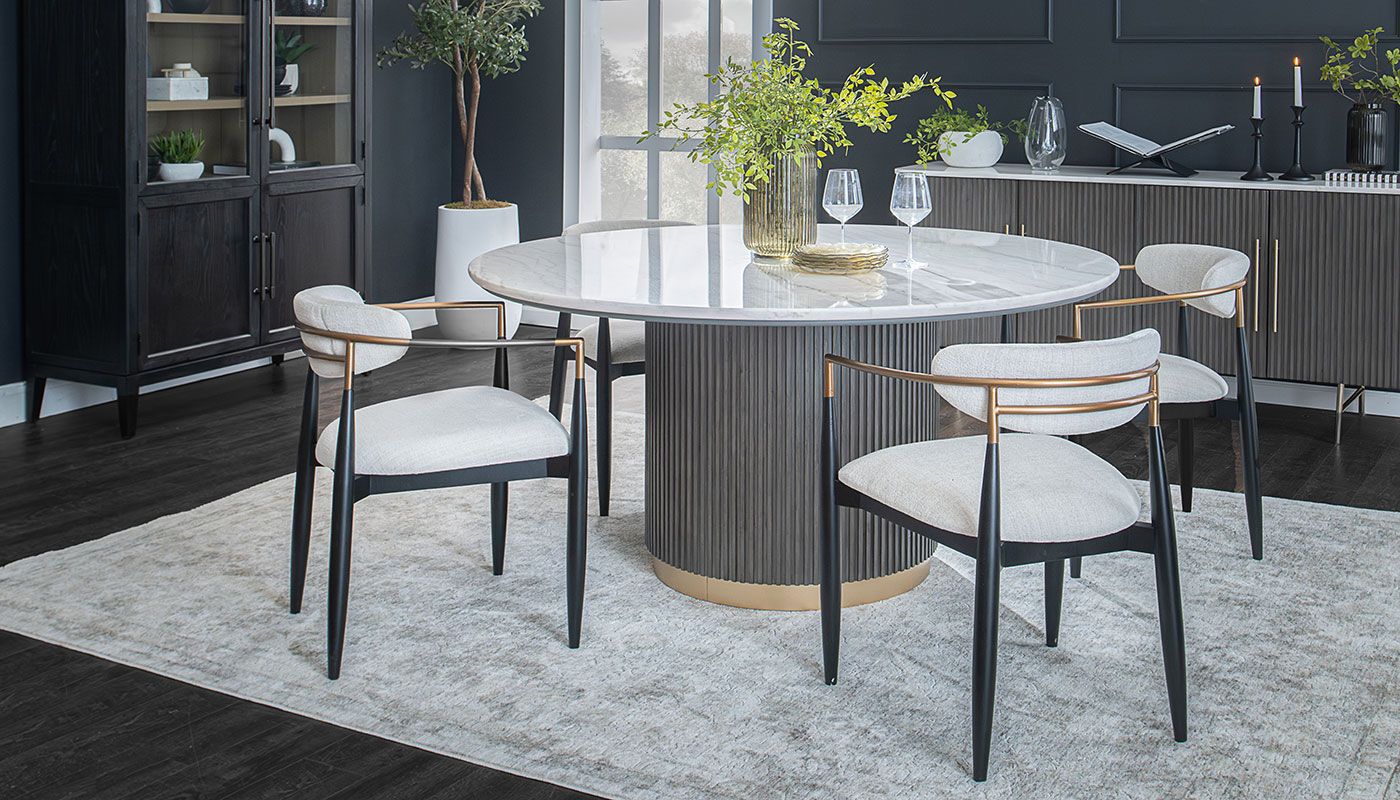 Finnely Dining Height Table Jagger Chairs