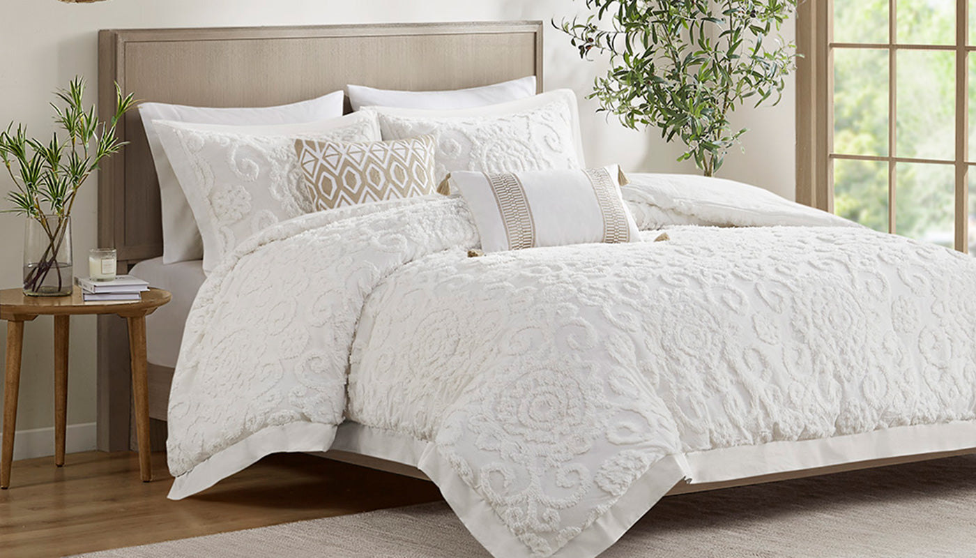 Suzanna Comforter Set