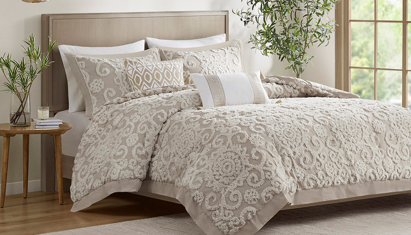 Suzanna Comforter Set